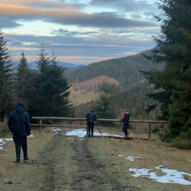 Trasy spacerowe prowadzące na Stare Wierchy w Gorcach, idealne na aktywny wypoczynek wśród natury nasze propozycje wypoczynku w górach